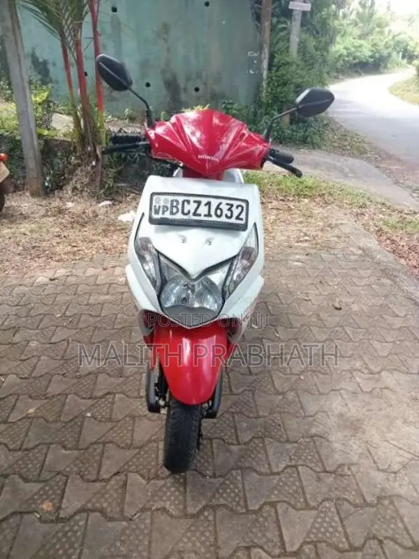 Honda Dio 2015 Motorbike (Used)