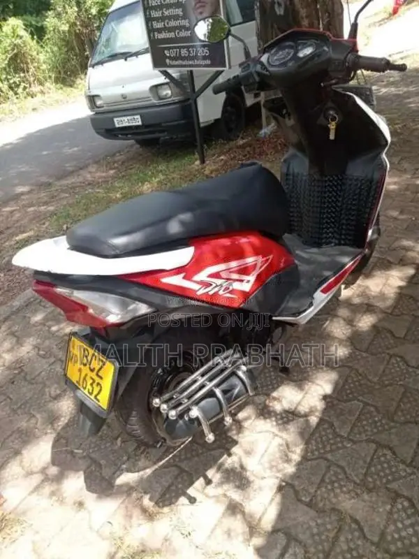 Honda Dio 2015 Motorbike (Used)