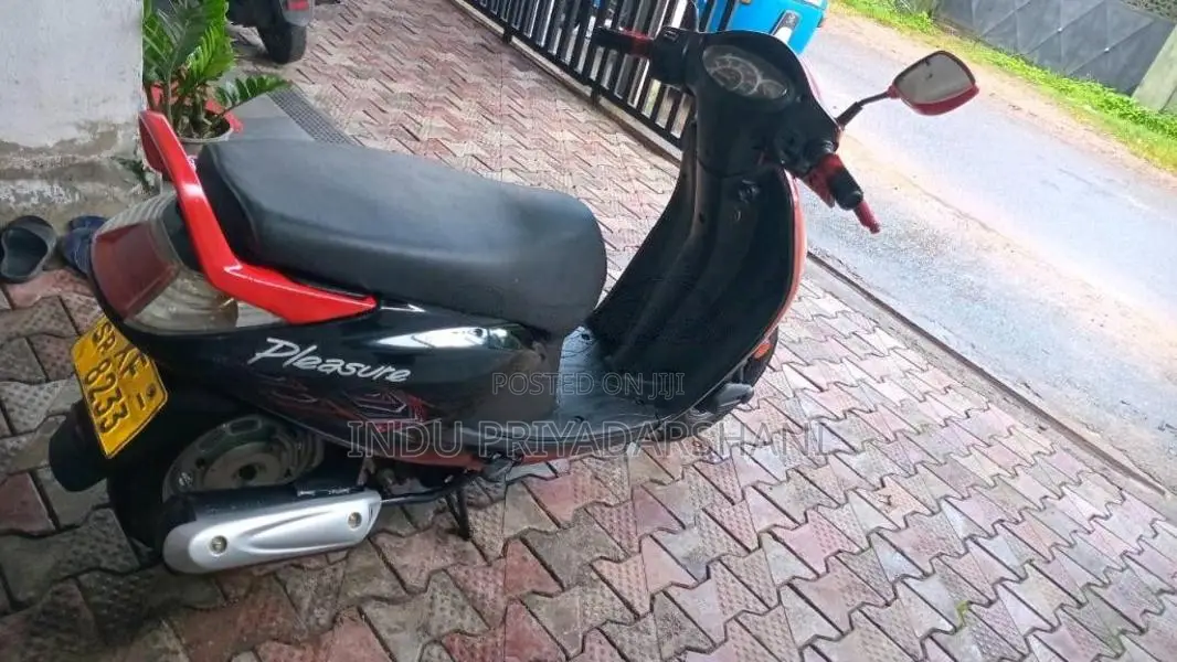 Hero Pleasure 2012 Motorbike (Used)