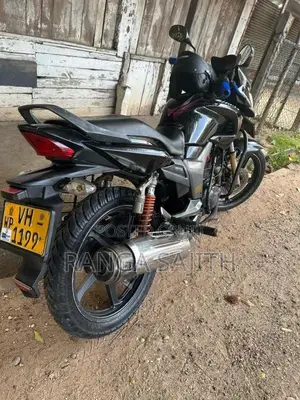Hero-Honda Hunk 2010 Motorbike (Used)