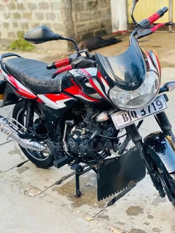Bajaj Discover 125 2023 Motorbike (Used)