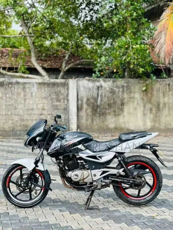 Bajaj Pulsar 180 2015 Motorbike (Used)