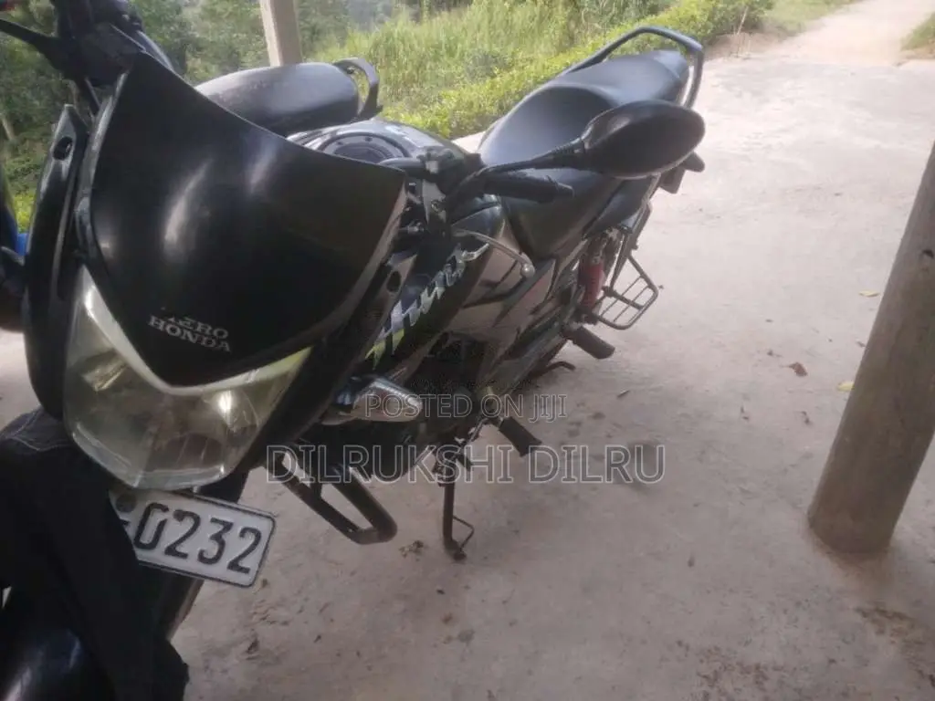Hero-Honda Hunk 2010 Motorbike (Used)