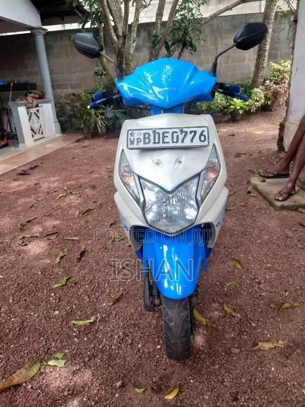 Honda Dio 2015 Motorbike (Used)