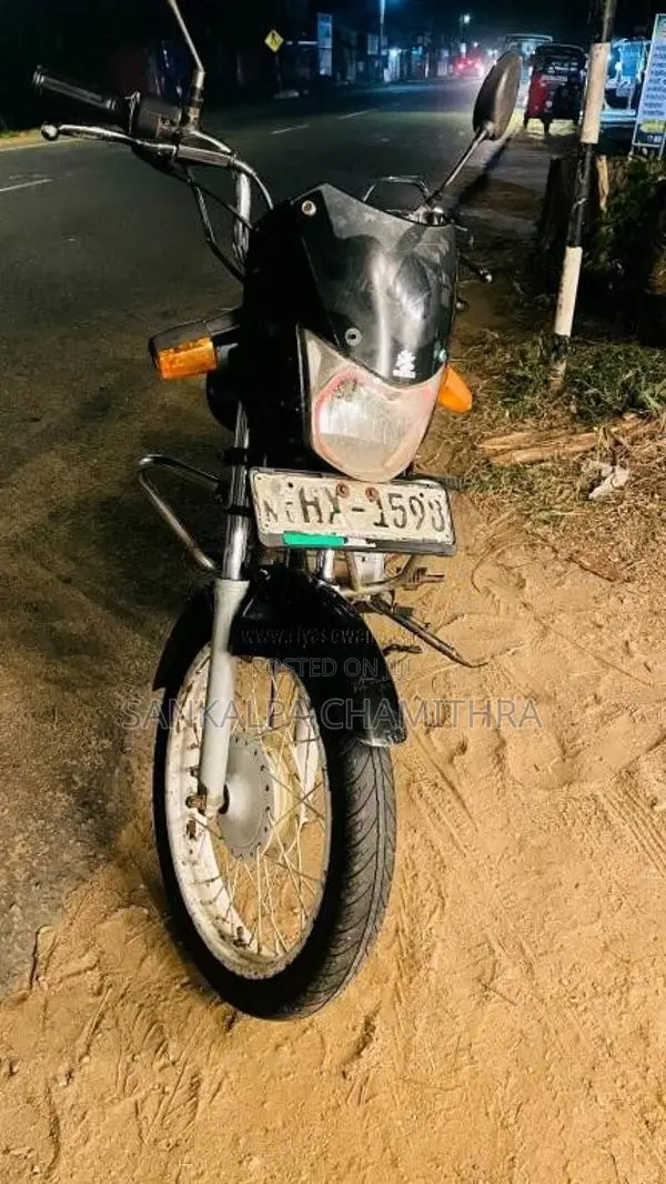 Bajaj Caliber 2004 Motorbike (Used)