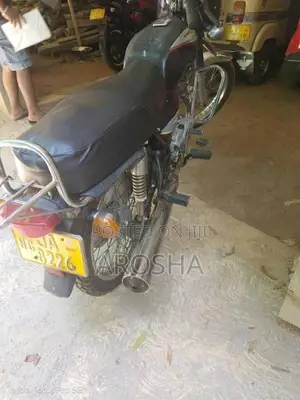 Bajaj Boxer 2004 Motorbike (Used)