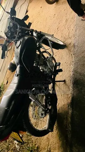 Bajaj Caliber 2004 Motorbike (Used)