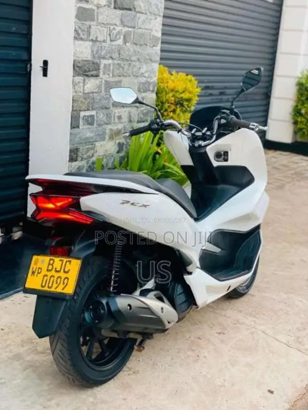 Honda Pcx 2021 Motorbike (Used)