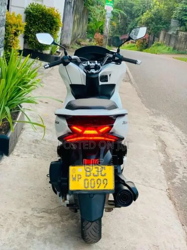 Honda Pcx 2021 Motorbike (Used)