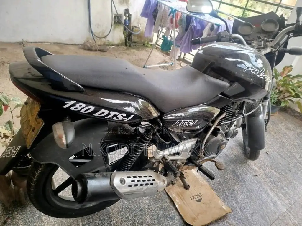 Bajaj Pulsar 2005 Motorbike (Used)