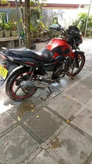 Suzuki GS150R 2013 Motorbike (Used)