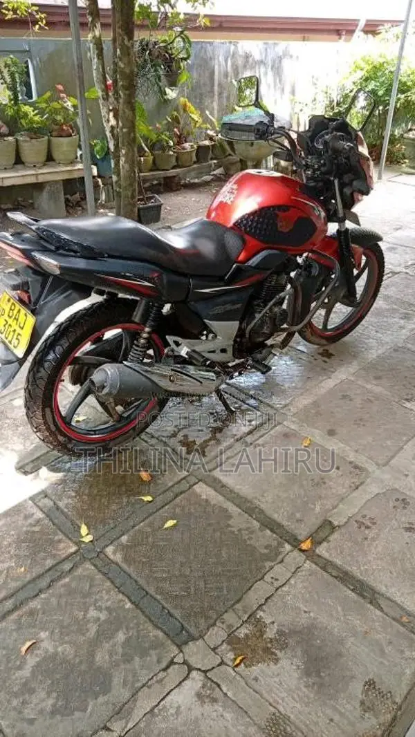 Suzuki GS150R 2013 Motorbike (Used)