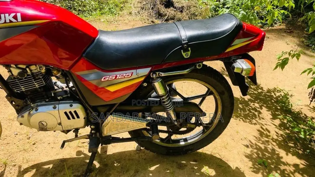 Suzuki JAPAN GS-125 2009 Motorbike (Used)