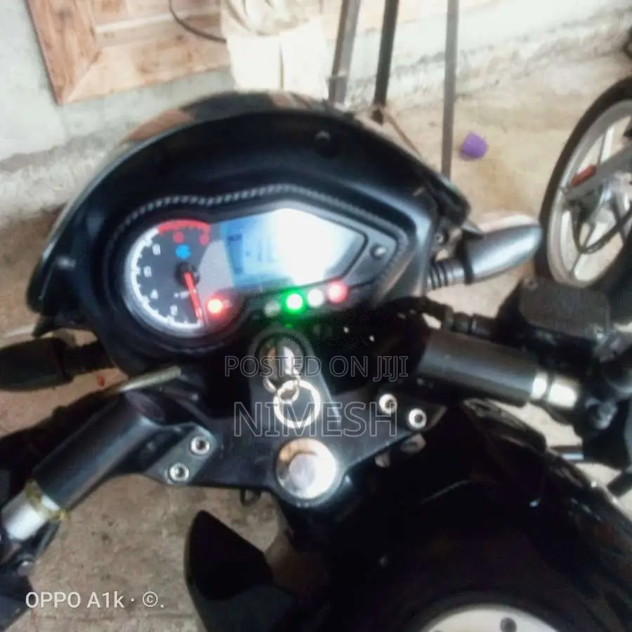 Bajaj Pulsar 180 2023 Motorbike (Used)