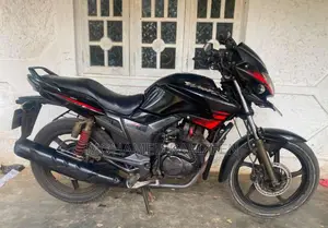 Hero Hunk 2014 Motorbike (Used)
