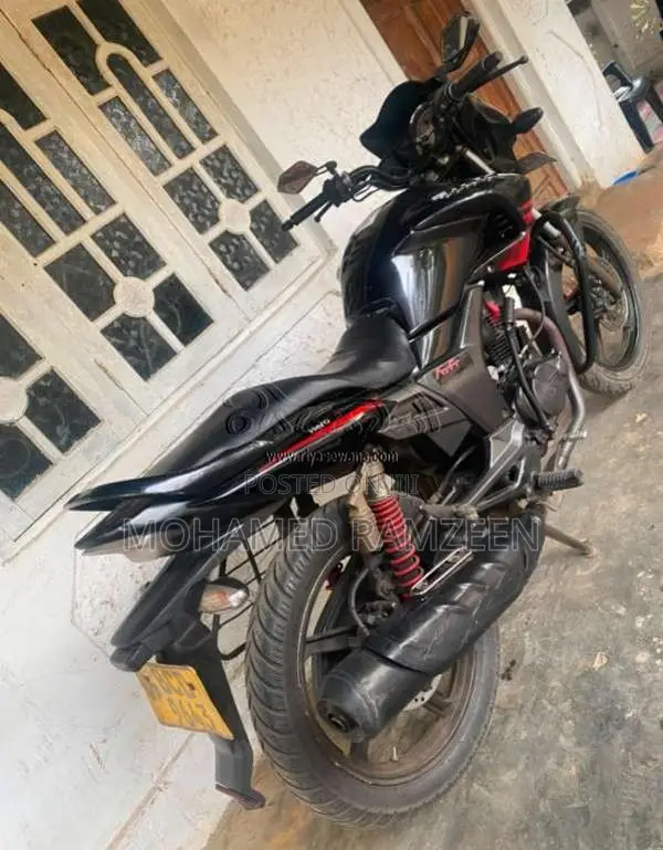 Hero Hunk 2014 Motorbike (Used)