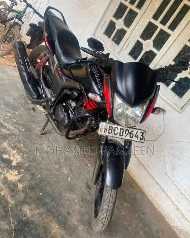 Hero Hunk 2014 Motorbike (Used)