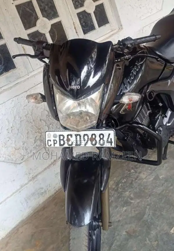 Hero Hunk 2014 Motorbike (Used)