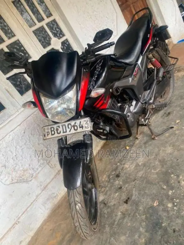Hero Hunk 2014 Motorbike (Used)