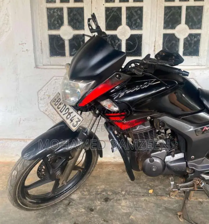 Hero Hunk 2014 Motorbike (Used)