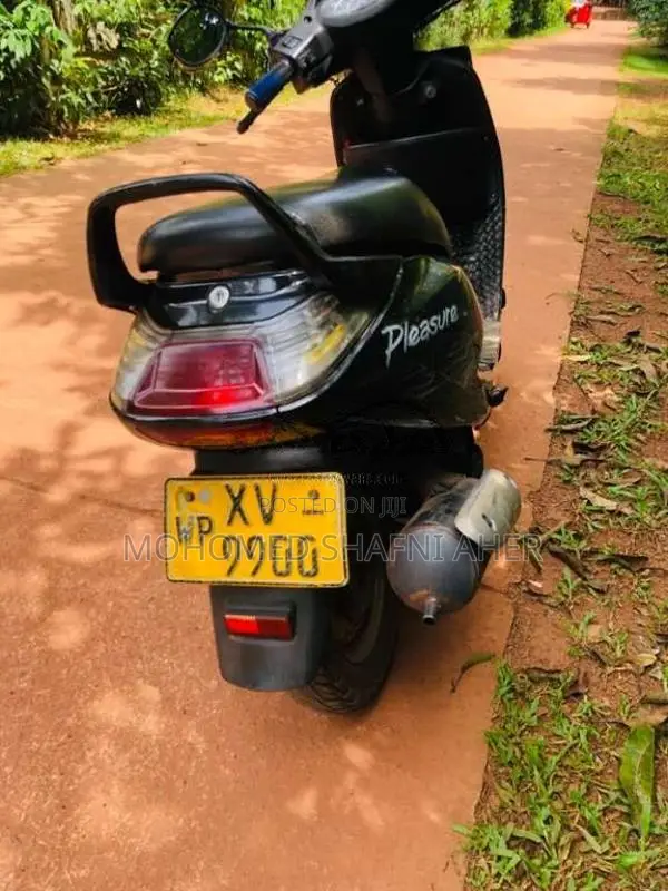 Honda Scooter 2012 Motorbike (Used)