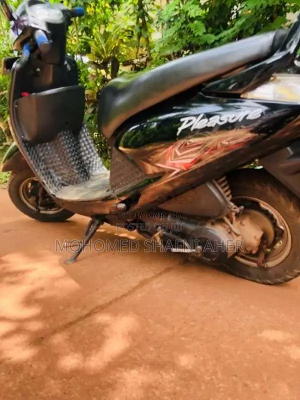 Honda Scooter 2012 Motorbike (Used)