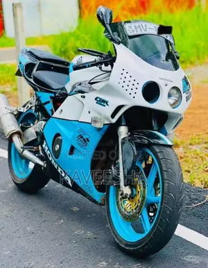 Honda Mc22 Gullarm 2006 Motorbike (Used)
