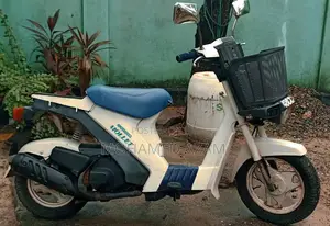 Suzuki Mollet 2000 Motorbike (Used)