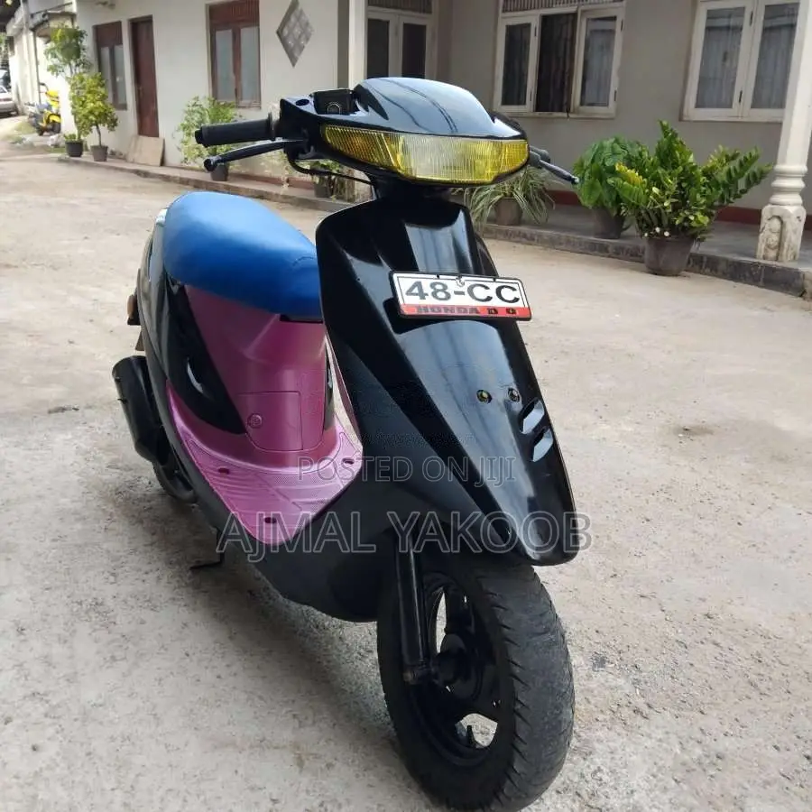 Honda Dio 2000 Motorbike (Used)
