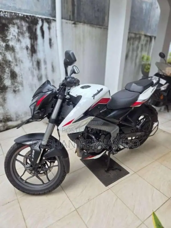 Bajaj Pulsar NS200 2025 Motorbike (Used)