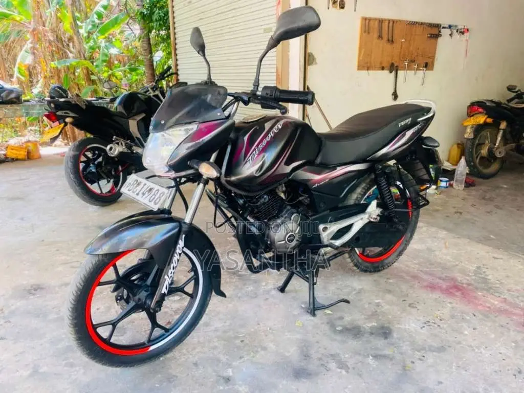 Bajaj Discover 2015 Motorbike (Used)
