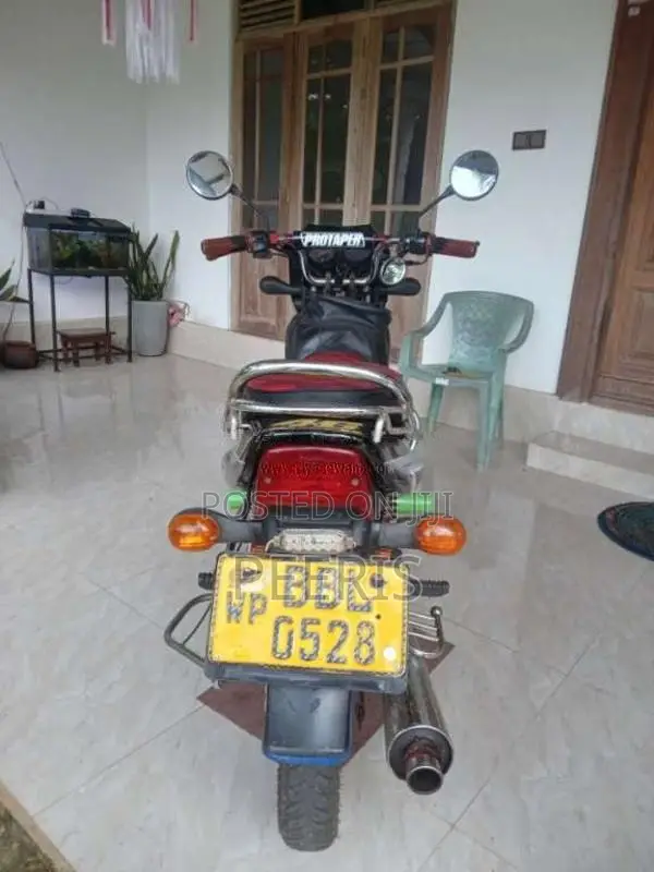 Bajaj CT-100 2014 Motorbike (Used)
