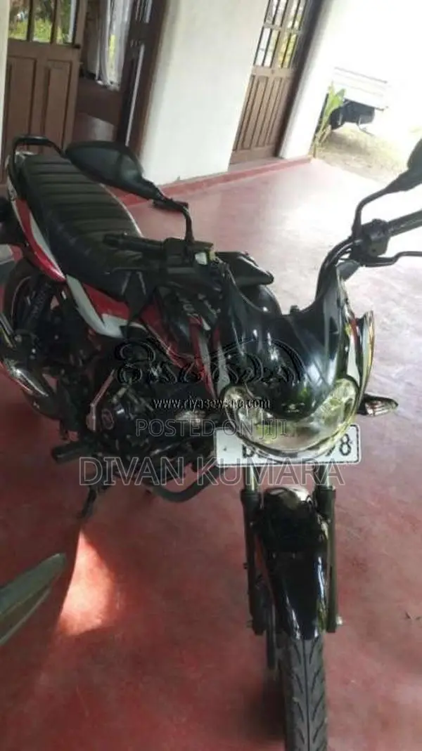 Bajaj Discover 125 2024 Motorbike (Used)