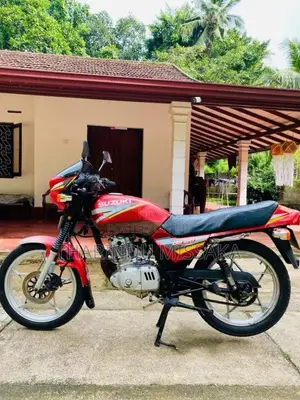 Suzuki GS125 2004 Motorbike (Used)