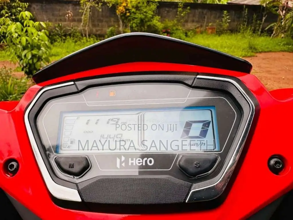 Hero Zoom 2025 Motorbike (Used)