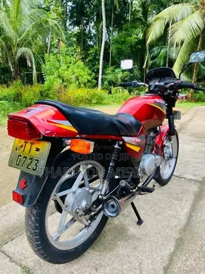 Suzuki GS125 2004 Motorbike (Used)