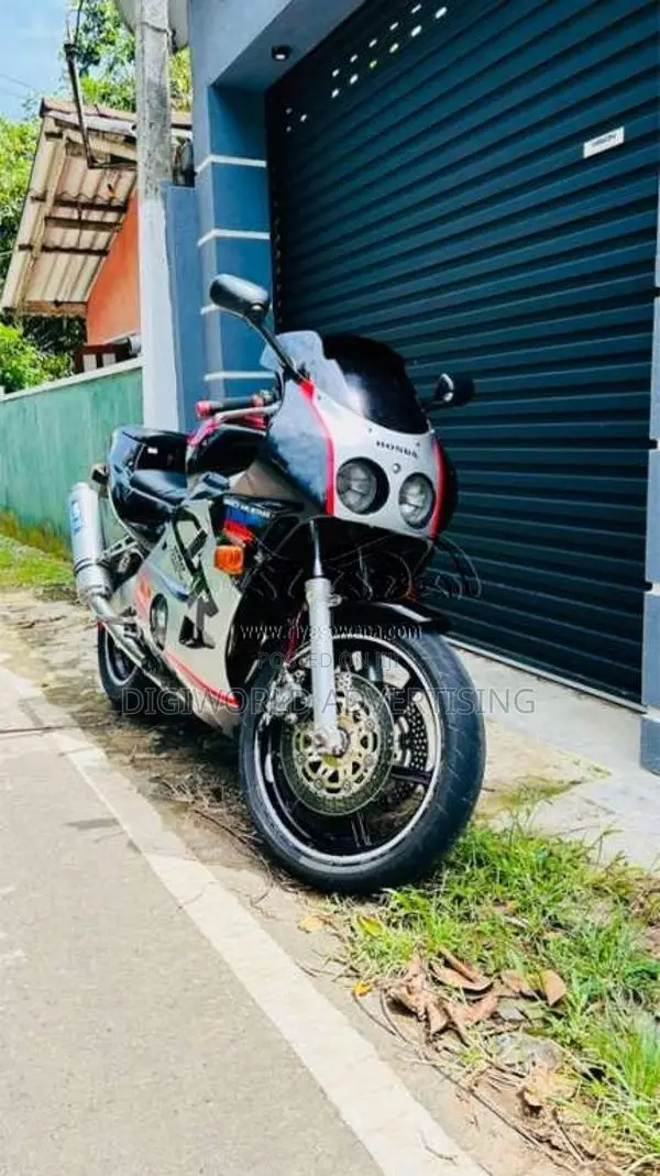 Honda CBR MC22 2008 Motorbike (Used)
