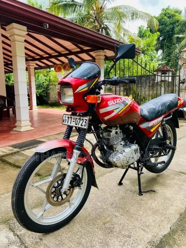 Suzuki GS125 2004 Motorbike (Used)