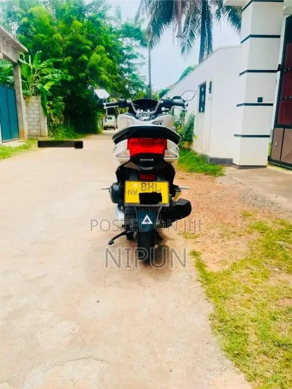 Honda Pcx 2019 Motorbike (Used)