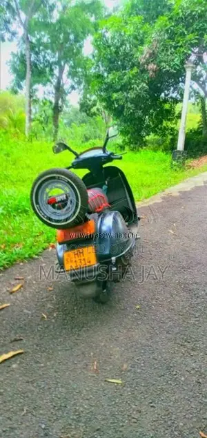 Bajaj Vespa 2004 Motorbike (Used)