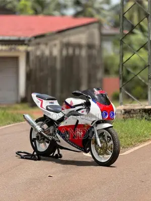 Honda CBR250rr Gullarm Fireblade 2005 Motorbike (Used)