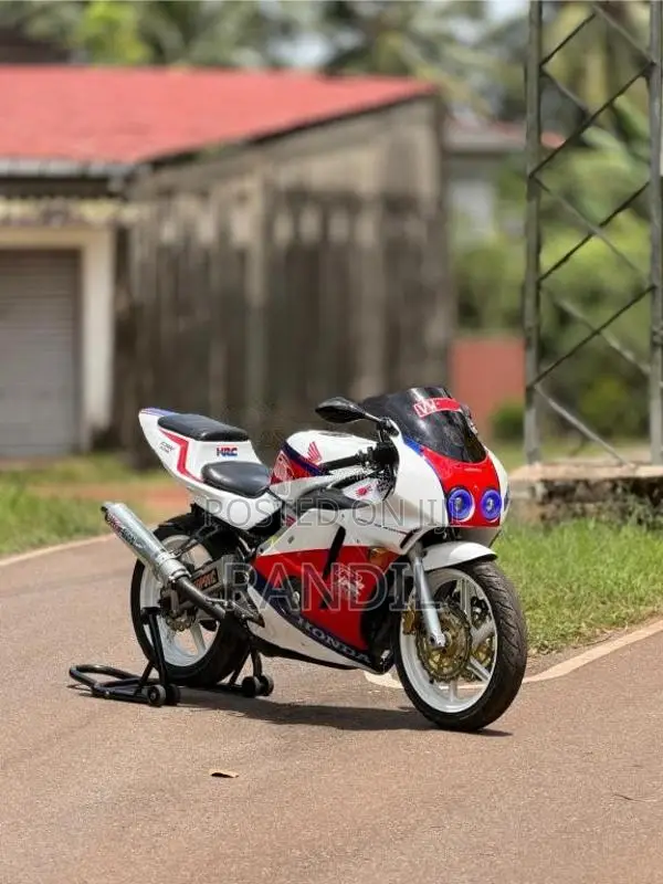 Honda CBR250rr Gullarm Fireblade 2005 Motorbike (Used)