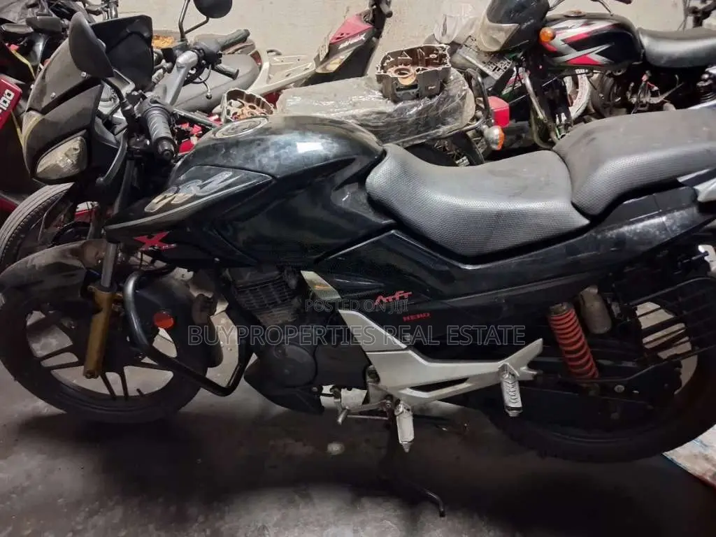 HINO CBZ Xtreme 2013 Motorbike (Used)