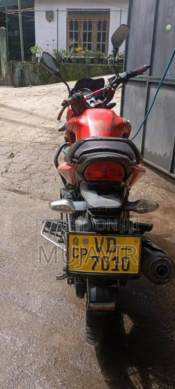 Hero-Honda Hunk 2009 Motorbike (Used)