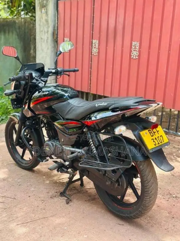 Bajaj Pulsar 2017 Motorbike (Used)