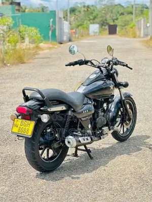 Bajaj Avenger 2017 Motorbike (Used)