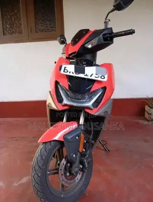 Hero Xoom 2025 Motorbike (Used)