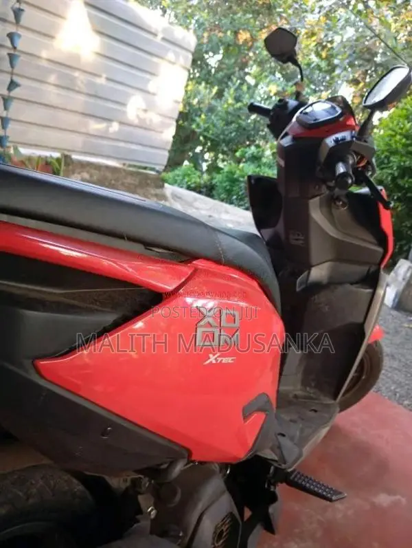 Hero Xoom 2025 Motorbike (Used)