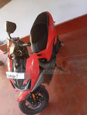 Hero Xoom 2025 Motorbike (Used)