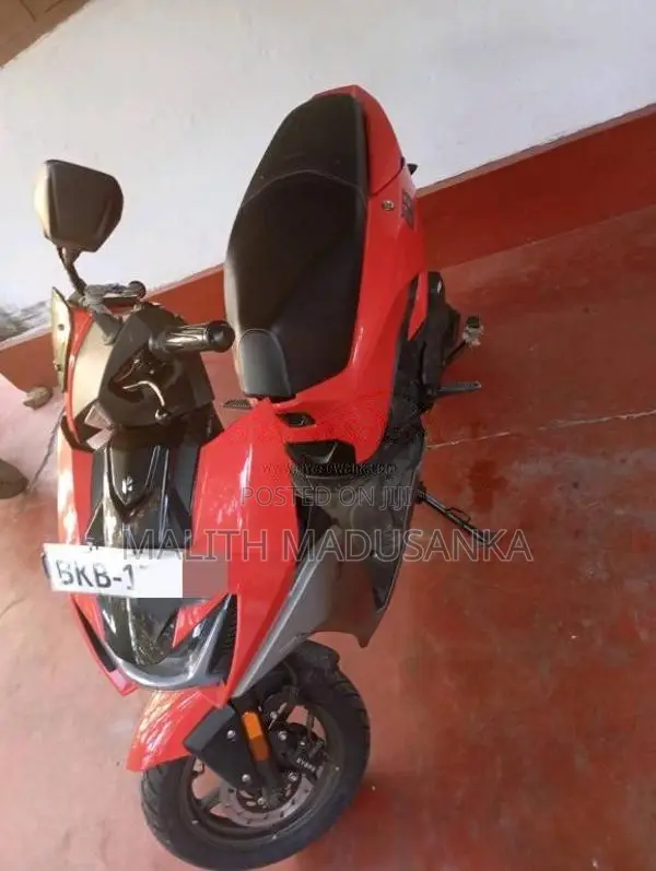 Hero Xoom 2025 Motorbike (Used)